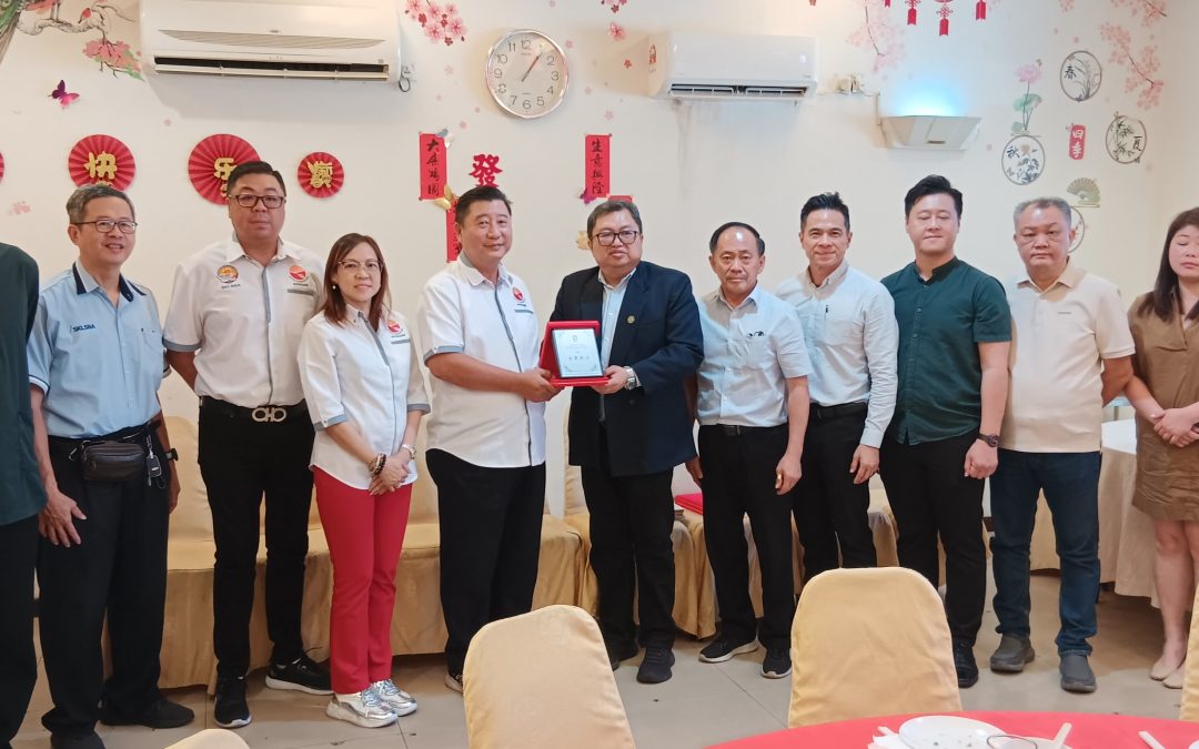 20250711 雪隆文具书业公会与 马来西亚黄氏总商会交流午餐聚会