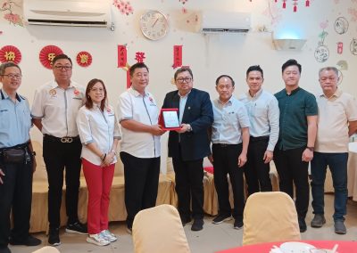 20250711 雪隆文具书业公会与 马来西亚黄氏总商会交流午餐聚会